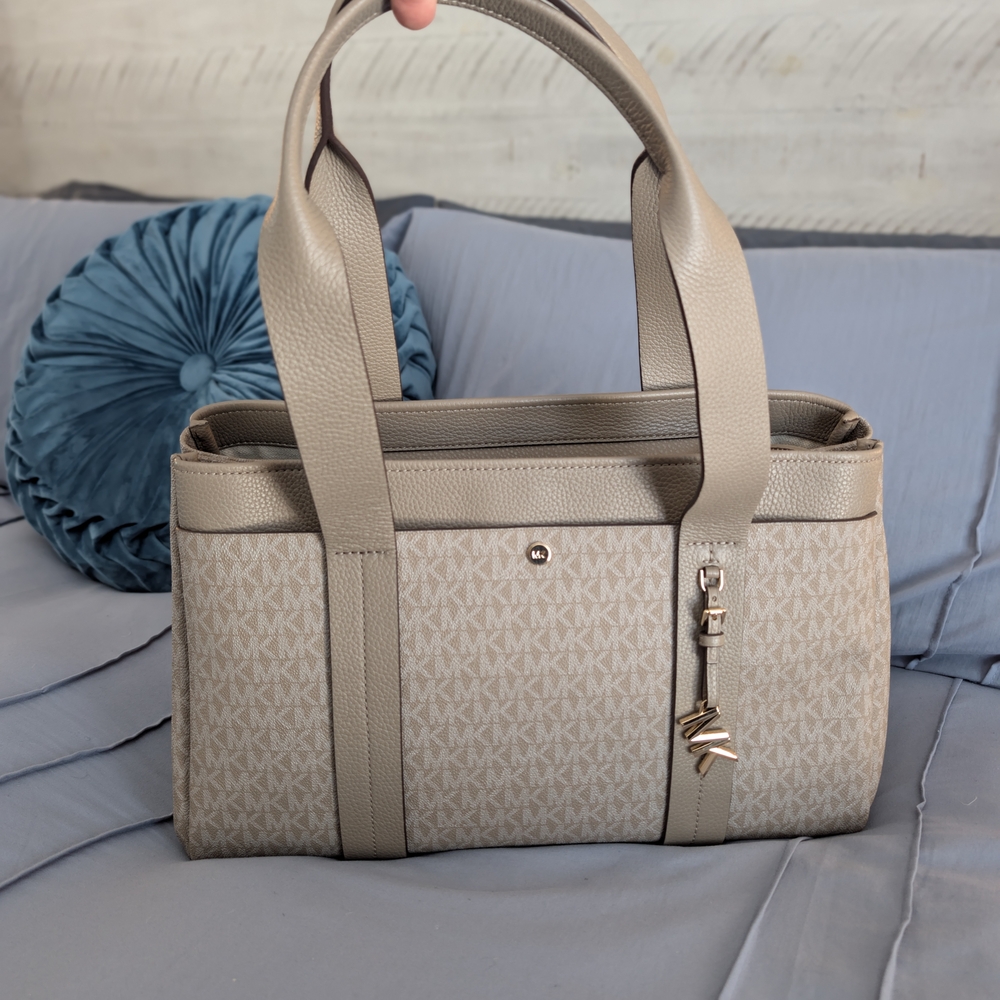 NWOT Michael Kors Romee Large Beige Taupe Sand East West Large Shoulder Tote Bag